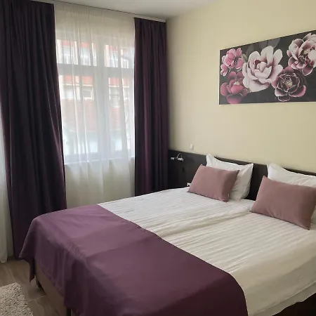 Santa Villa&restaurant Hotel