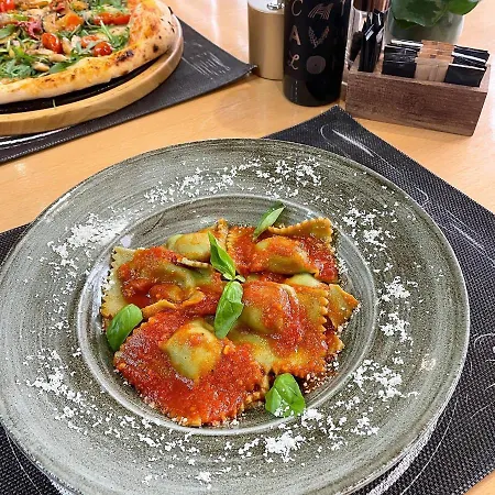 Santa & Restaurant Sremska Mitrovica