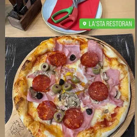 Santa Villa&restaurant Hotel *